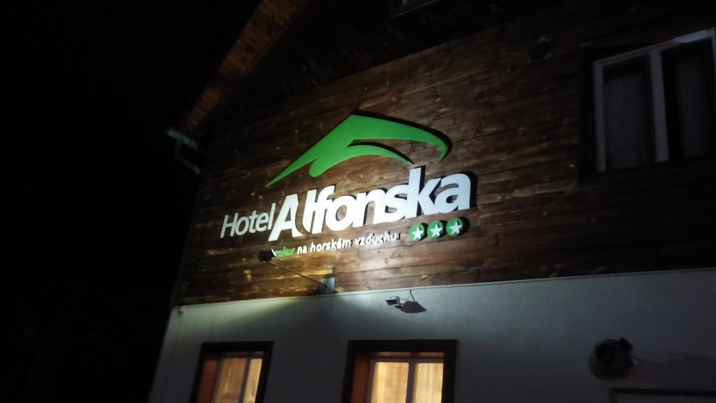 Hotel Alfonska Benecko Exterior photo